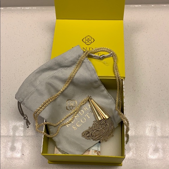 Kendra Scott Phara Necklace in Gold - Picture 1 of 2